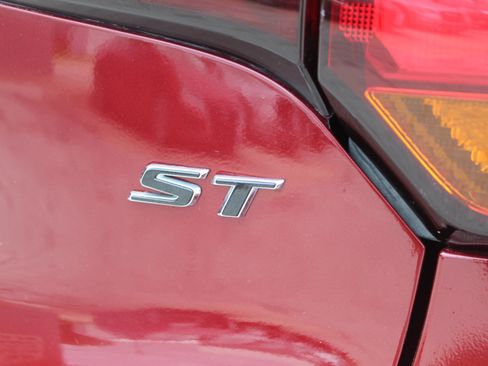 Used 2023 Buick Encore GX Select w/ Sport Touring Package FWD image 47