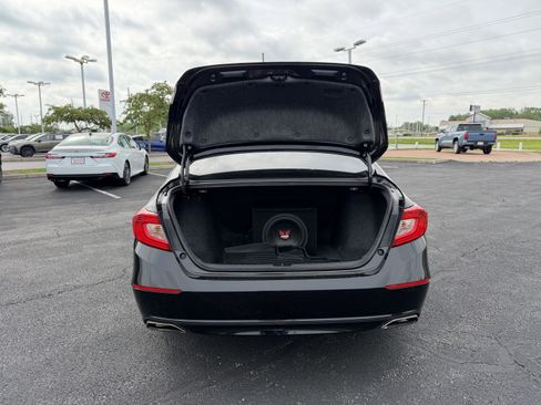 Used 2018 Honda Accord Sport image 7