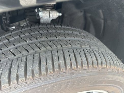 Used 2023 Jeep Grand Cherokee Overland w/ Luxury Tech Group IV image 31