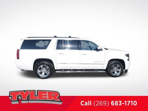 Used 2019 Chevrolet Suburban LT w/ LT Signature Package AWD/4WD image 9