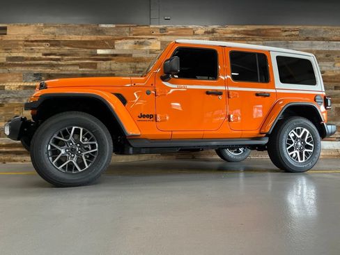 New 2026 Jeep Wrangler Unlimited Sahara w/ Whitecap Package AWD/4WD image 54
