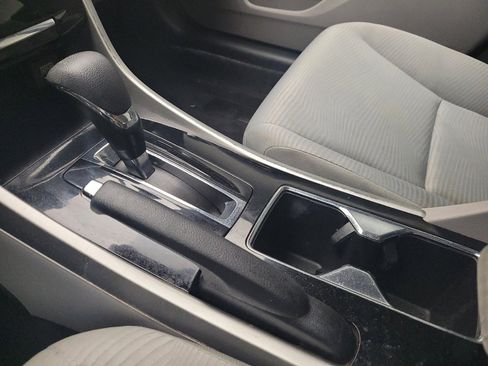 Used 2017 Honda Accord LX image 26