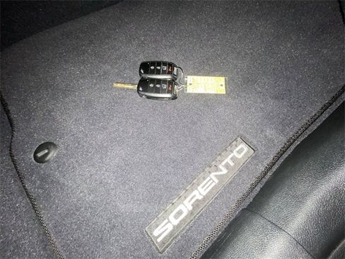 Used 2020 Kia Sorento LX w/ LX I4 Convenience Package image 29