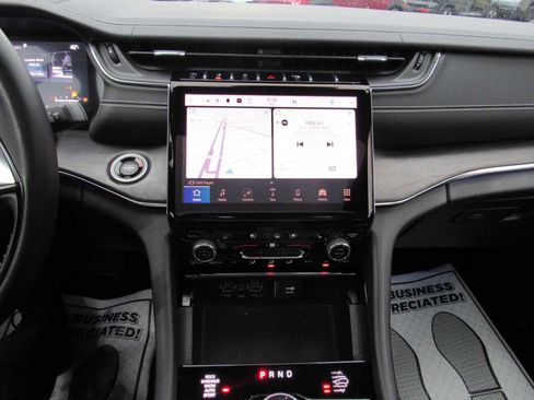 Used 2023 Jeep Grand Cherokee Overland w/ Adv Protech Group III image 16