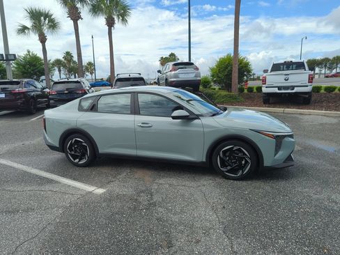 Used 2025 Kia K4 EX FWD image 2