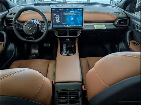 New 2025 VinFast VF 8 Plus image 13