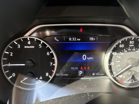 Used 2024 Nissan Murano SV w/ SV Midnight Edition Package FWD image 11