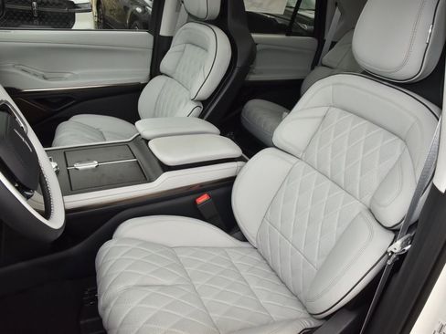 New 2026 Lincoln Navigator L Black Label AWD/4WD image 36