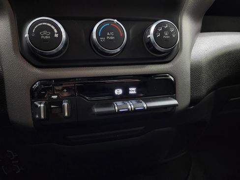 Used 2019 RAM 2500 Big Horn image 41