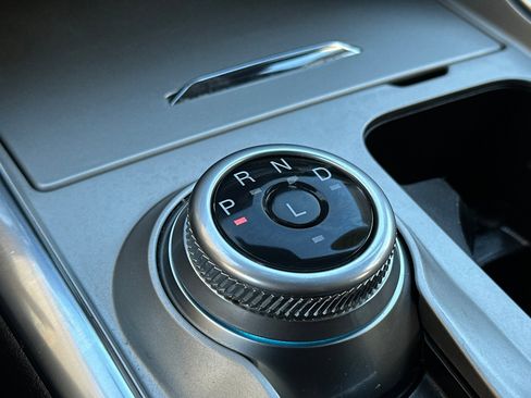 Used 2022 Ford Explorer XLT w/ Equipment Group 202A image 22