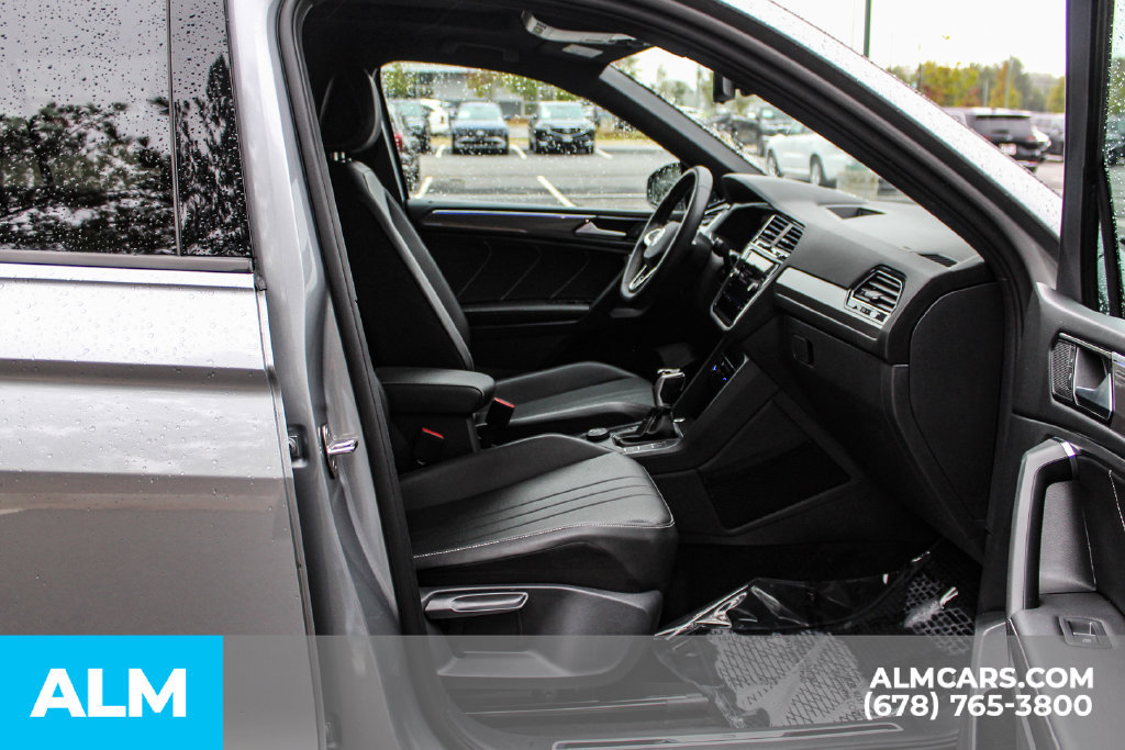 Used 2023 Volkswagen Tiguan SE R-Line AWD/4WD image 18