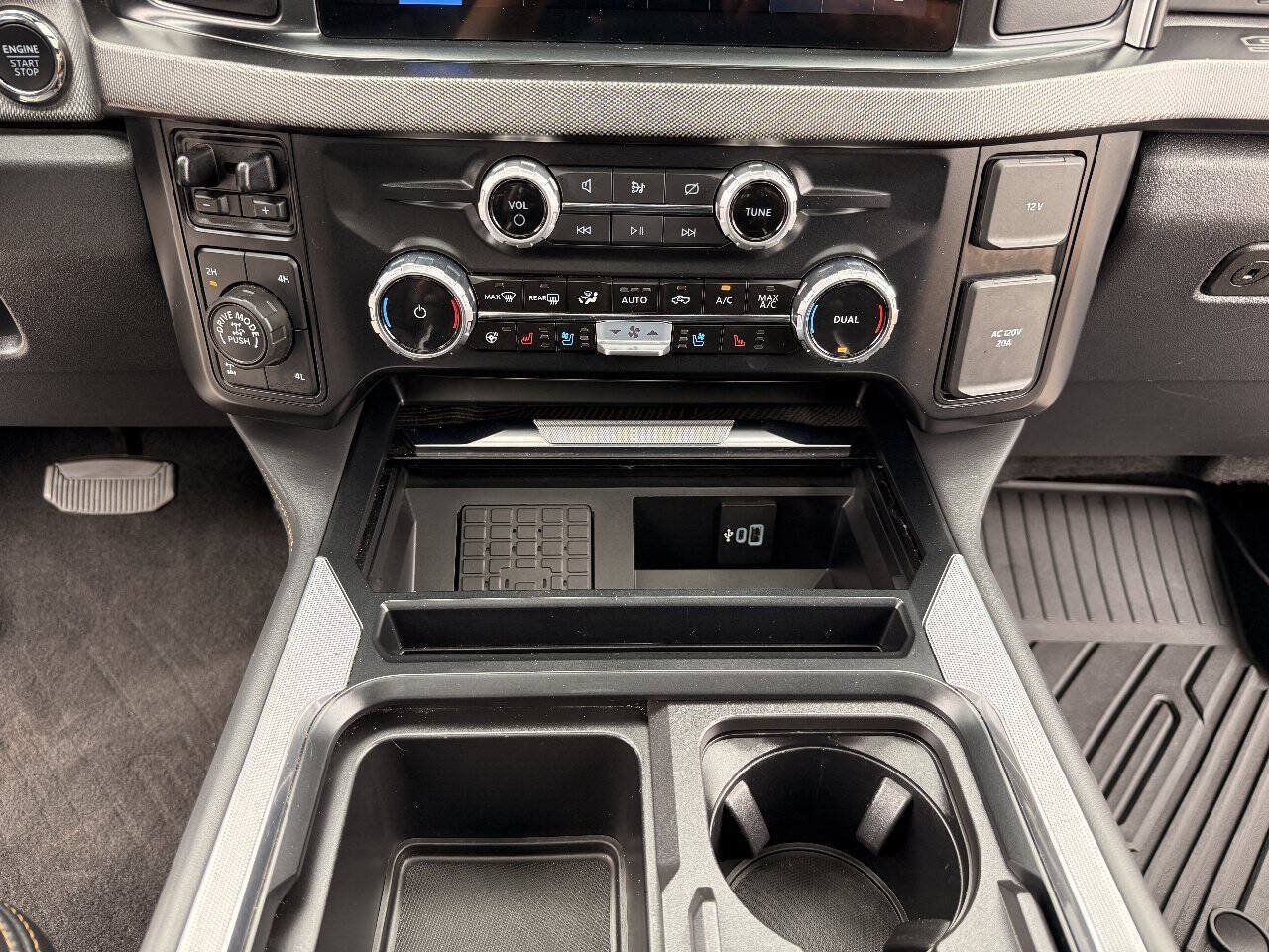 Used 2024 Ford F250 Platinum w/ Tremor Off-Road Package AWD/4WD image 31