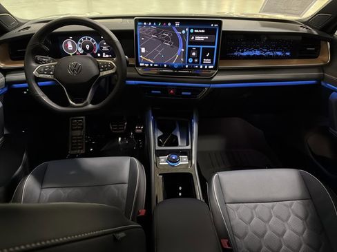 Certified 2026 Volkswagen Tiguan SEL R-Line image 26