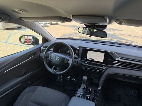Used 2025 Toyota Camry LE FWD image 33