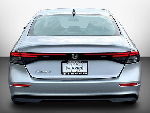 Certified 2023 Honda Accord EX image 5