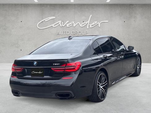 Used 2018 BMW 750i image 19