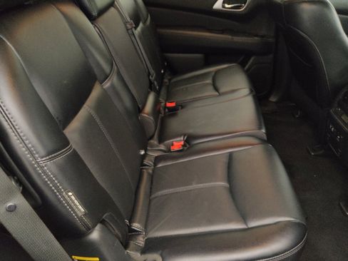 Used 2020 Nissan Pathfinder SL image 19