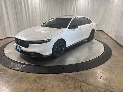 Used 2025 Honda Accord SE image 1
