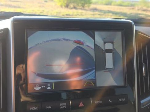 Used 2018 Toyota Land Cruiser image 21