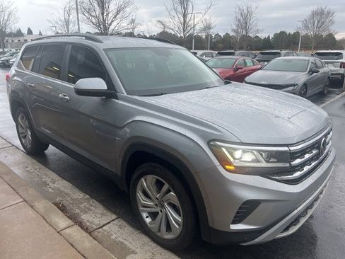 Used 2021 Volkswagen Atlas SE w/ Towing Package image 3