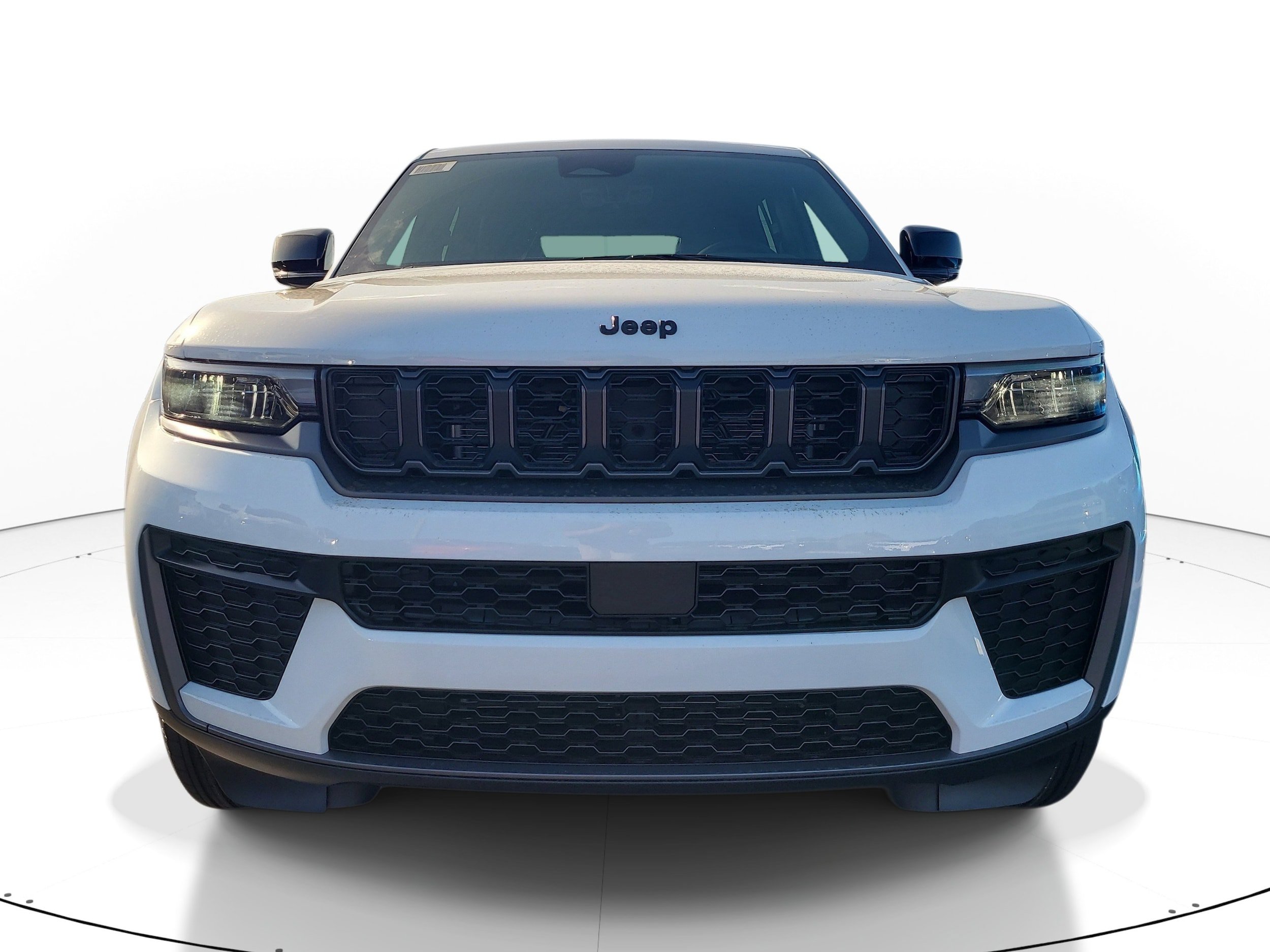 New 2027 Jeep Grand Cherokee Altitude RWD image 3