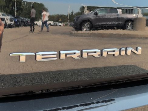 Used 2024 GMC Terrain SLT AWD/4WD image 41