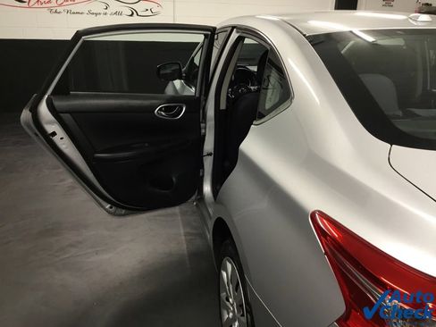 Used 2016 Nissan Sentra SV FWD image 27
