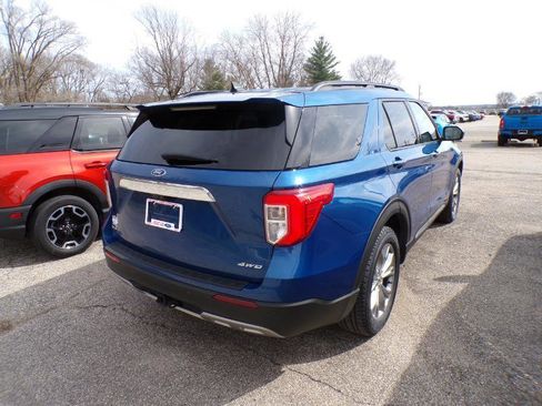 Used 2022 Ford Explorer XLT w/ Equipment Group 202A image 3