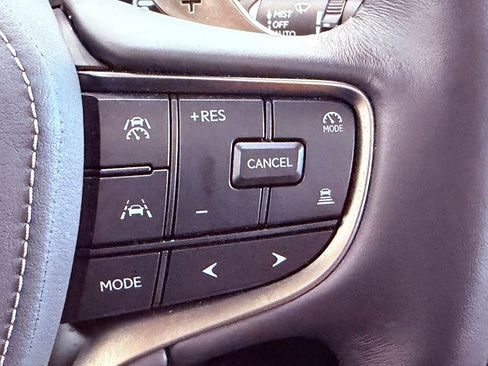 Used 2024 Lexus LS 500 w/ Interior Upgrade Package RWD image 26