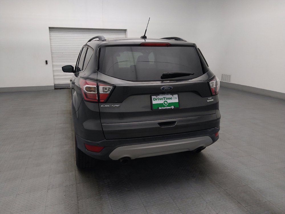Used 2017 Ford Escape SE w/ SE Leather Comfort Package FWD image 6