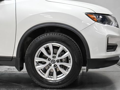 Used 2019 Nissan Rogue SV image 42