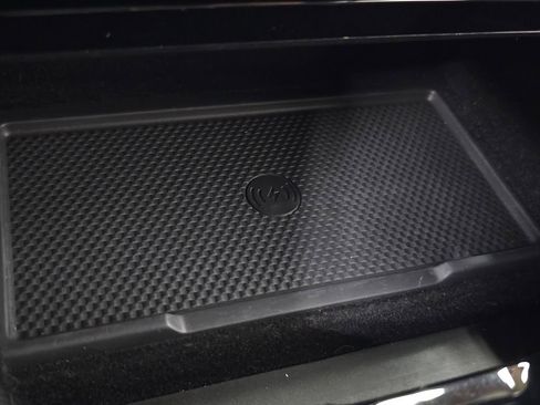 Used 2024 Land Rover Range Rover Sport SE image 40