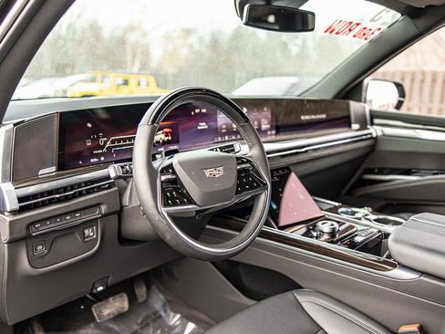 Used 2025 Cadillac Escalade Luxury image 21