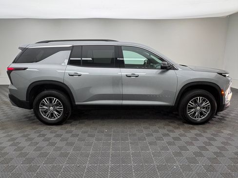 Used 2026 Chevrolet Traverse LT w/ Driver Confidence Package FWD image 7