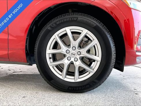 Used 2021 Volvo XC60 T6 Momentum AWD/4WD image 10