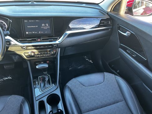 Certified 2022 Kia Niro LXS image 15