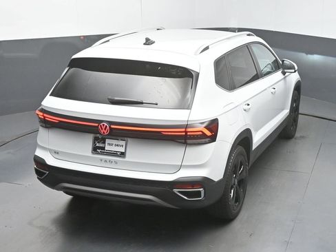 Used 2025 Volkswagen Taos SE image 45