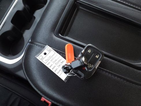 Used 2021 Chevrolet Silverado 1500 LT Trail Boss w/ Bed Protection Package image 32