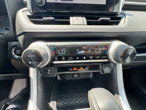 Used 2025 Toyota RAV4 XLE AWD/4WD image 14