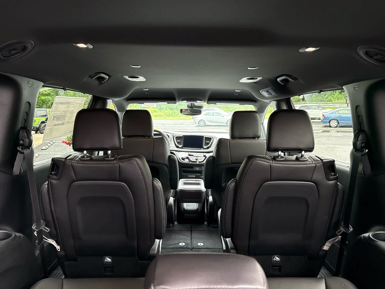 New 2027 Chrysler Pacifica Select AWD/4WD image 21