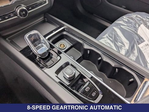 New 2026 Volvo XC60 B5 Plus w/ Protection Package Premier AWD/4WD image 18