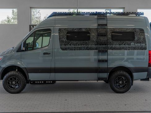 Used 2023 Mercedes-Benz Sprinter 2500 image 2