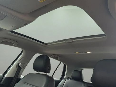 Used 2021 Volkswagen Golf 1.4T TSI Hatchback Sedan 4D image 6