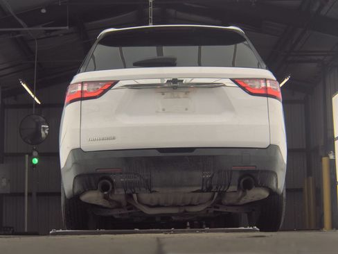 Used 2021 Chevrolet Traverse LS w/ LPO, Black Accent Package FWD image 11