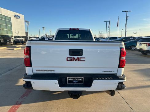 Used 2019 GMC Sierra 3500 Denali w/ Duramax Plus Package image 4