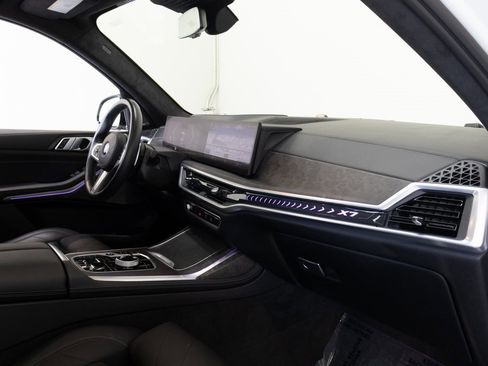 Used 2023 BMW X7 xDrive40i w/ Executive Package image 26