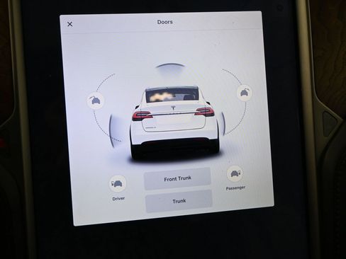 Used 2020 Tesla Model X Long Range image 12