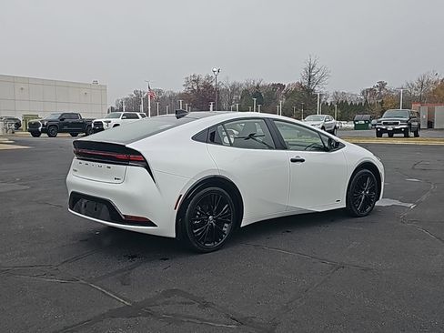 Used 2025 Toyota Prius AWD image 3