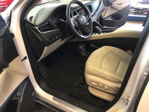 Used 2019 Buick Enclave Premium w/ Experience Buick Package FWD image 4