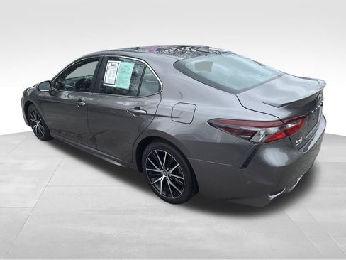 Used 2023 Toyota Camry SE image 16